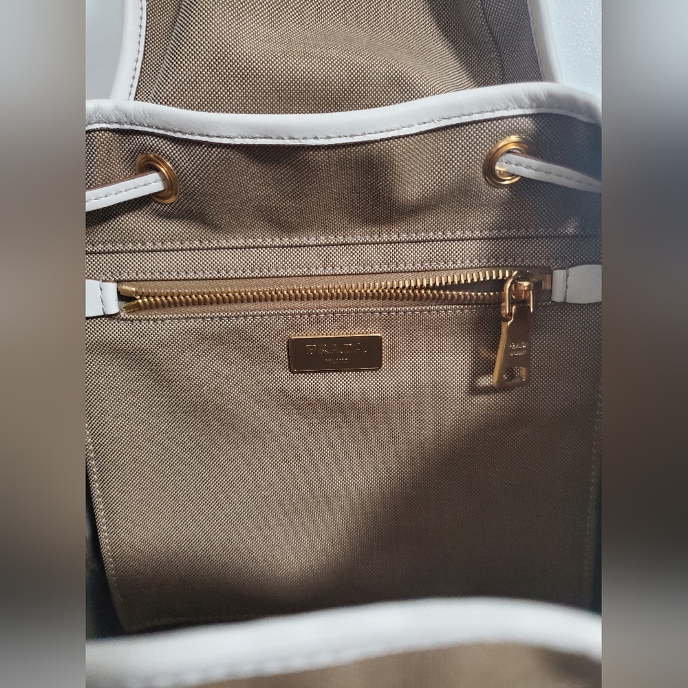 Prada backpack - Picture 3 of 12